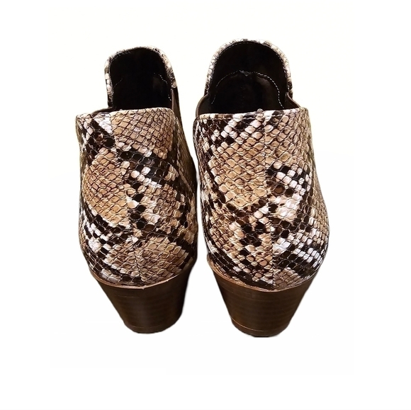 Qupid snake skin print ankle booties size 6 - Picture 4 of 5